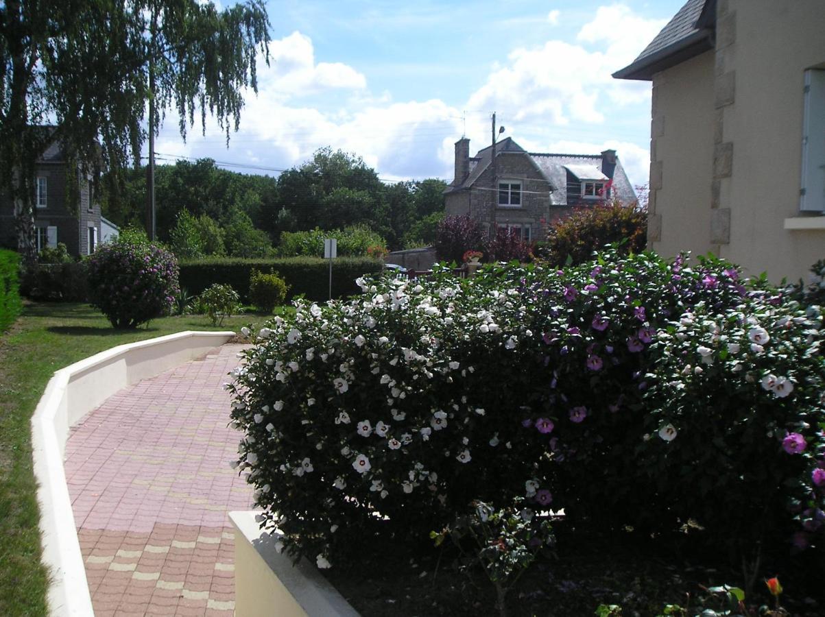 Les Hortensias Saint-Pierre-de-Plesguen Eksteriør billede